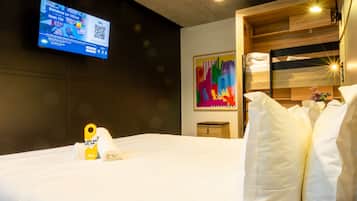 Familie vierpersoonskamer, 1 slaapkamer, balkon | Een kluis op de kamer, geluiddichte muren, gratis wifi, beddengoed