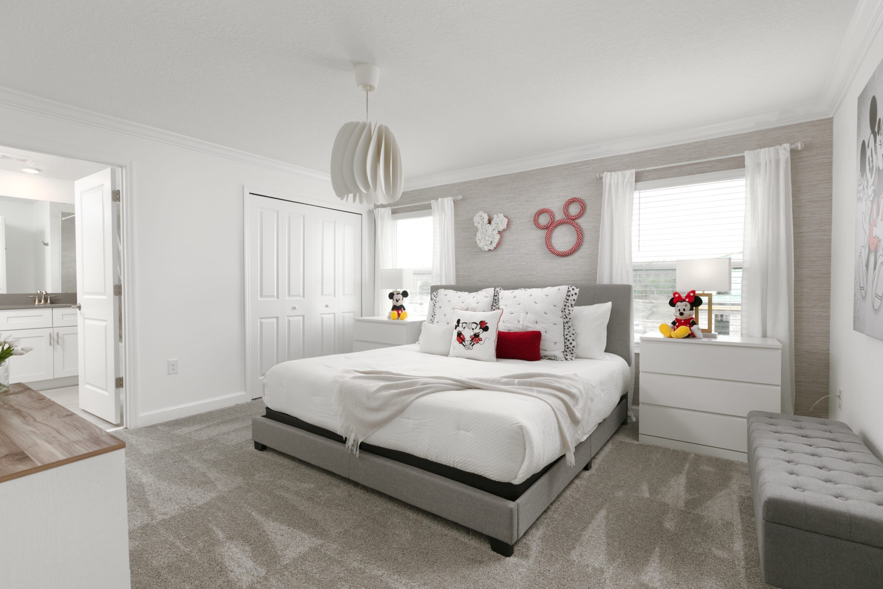 4 室のベッドルーム、アイロン / アイロン台、WiFi、ベッドシーツ