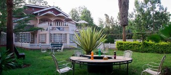 Stay.Plus Ole Den Party House Kajiado