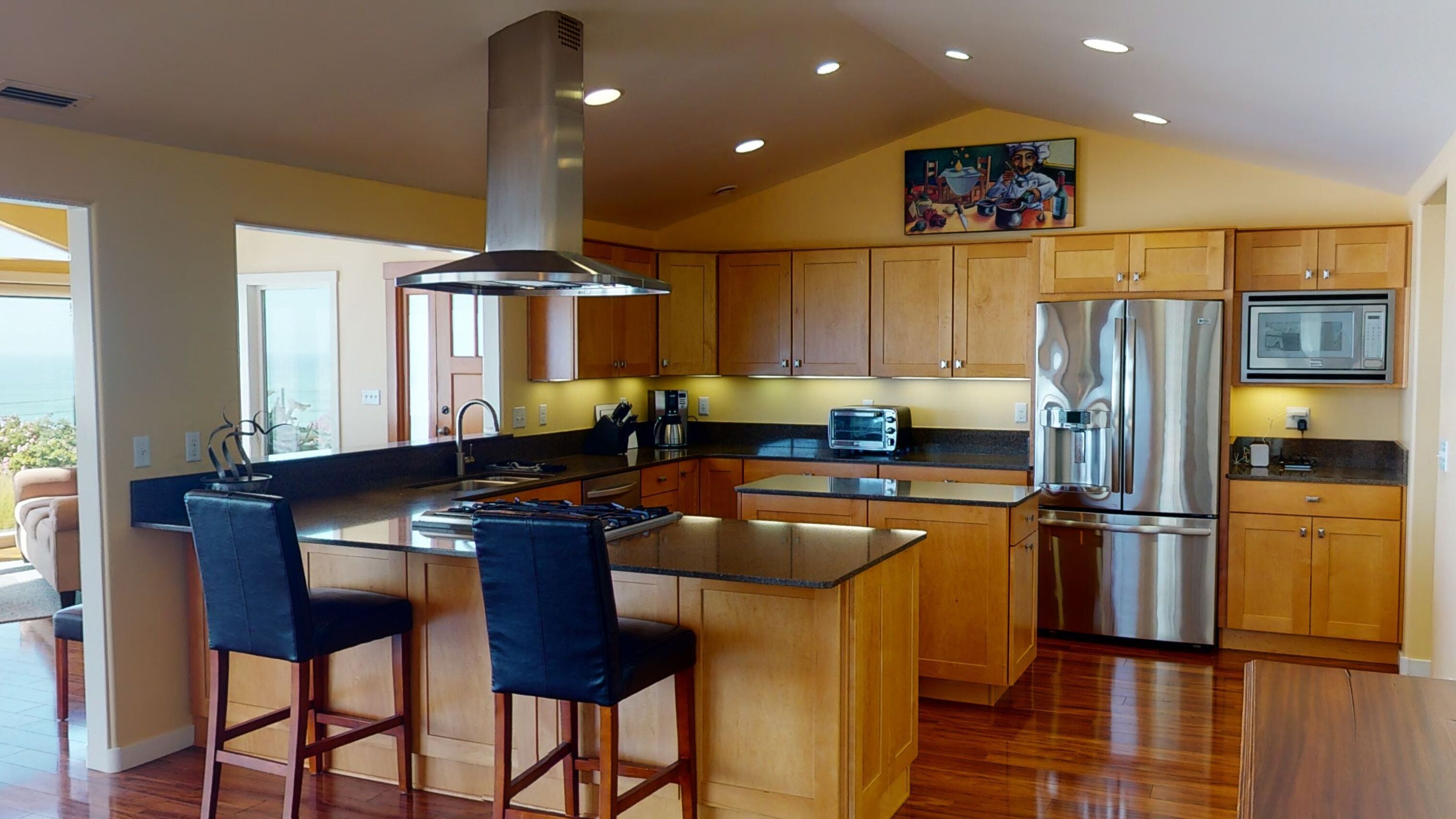 Pacific Dream - Private home on 1/2 acre w/ endless ocean views & hot tub