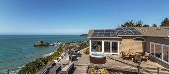 Pacific Dream - Luxury Cliffside Oasis w/ Hot Tub!