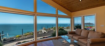 Pacific Dream - Luxury Cliffside Oasis w/ Hot Tub!