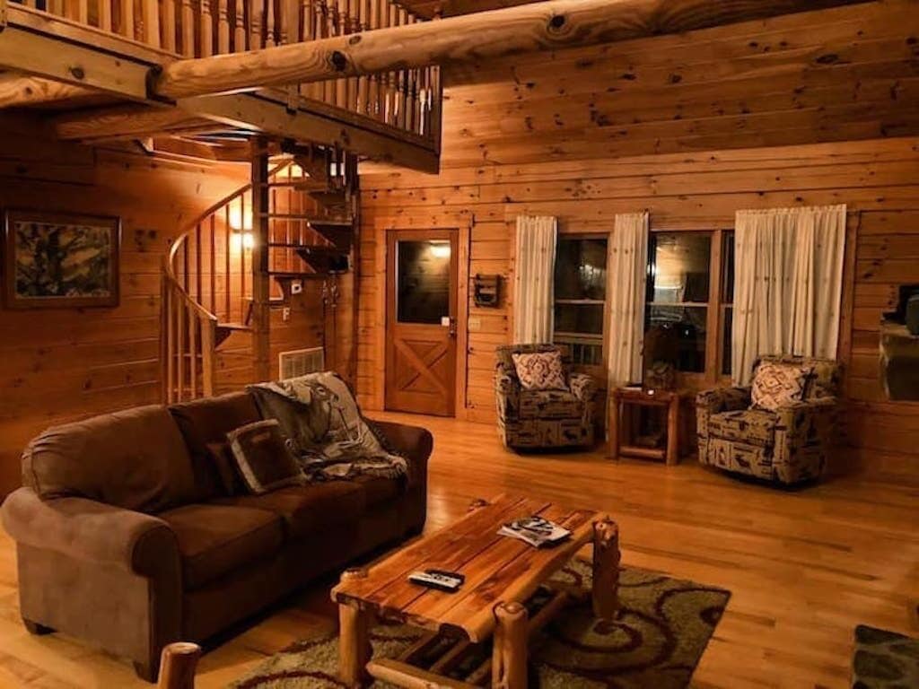 Televisión y chimenea 