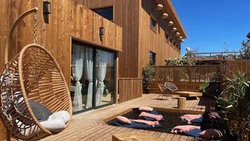 Gommages corporels, soins du visage, soins de manucure et de pédicure