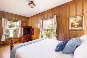 6 bedrooms, WiFi, bed sheets