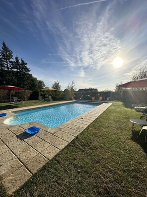 Piscina all'aperto, una piscina riscaldata