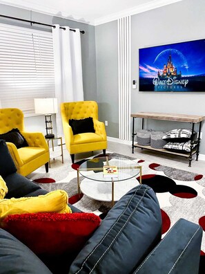 Televisión y oficina 
