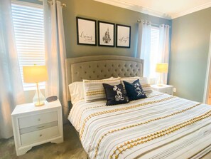 9 chambres, fer et planche à repasser, lit de bébé portatif, Wi-Fi