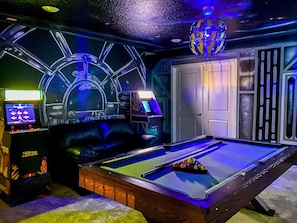 Game room - Ultimate Family Vacation Home near Walt Disney World in Storey Lake, Pool, Micke (Kissimmee)