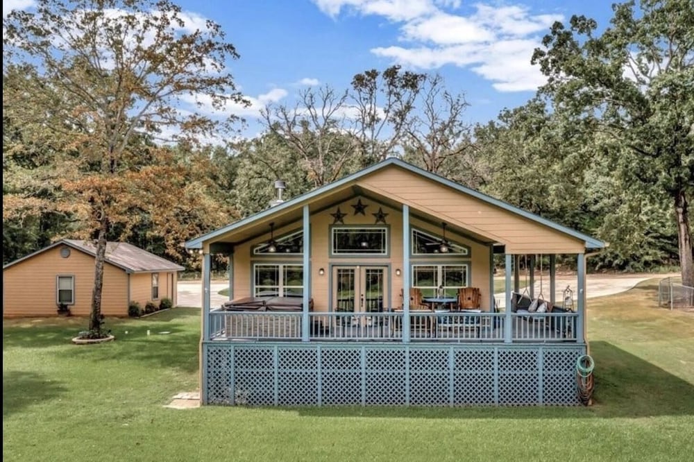 The Cabin at Neely’s Point - Lake Palestine