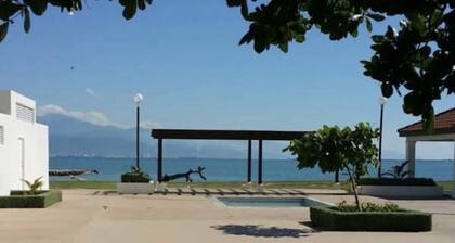 Bayfront Apartment & villa