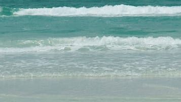 Camastros y toallas de playa