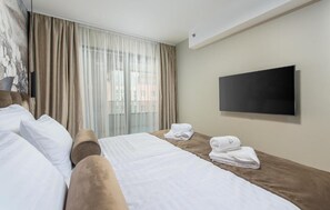 2 bedrooms, iron/ironing board, WiFi, bed sheets