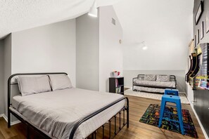 2 Schlafzimmer, Bügeleisen/Bügelbrett, kostenloses WLAN, Bettwäsche