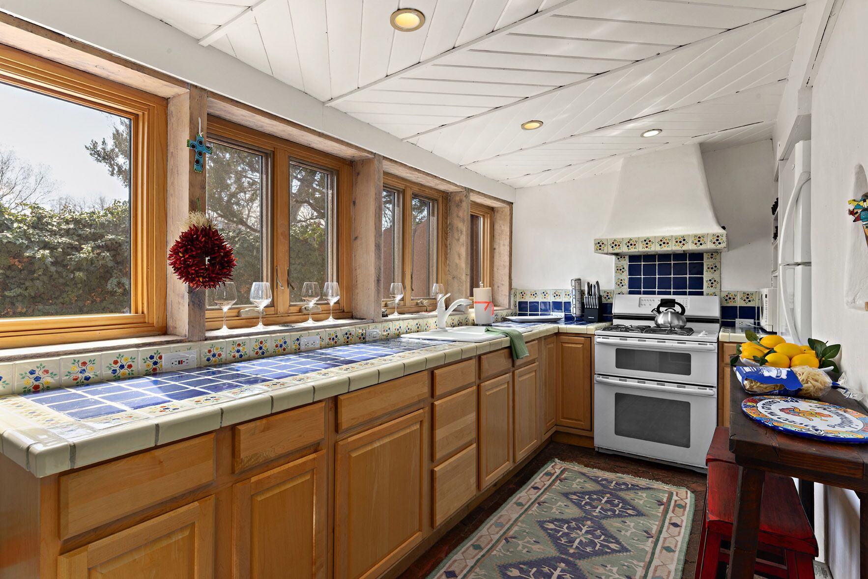 Authentic Santa Fe Casita in Great Location - Walk to Plaza and Canyon Road