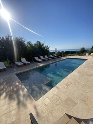 Outdoor pool, a heated pool - Apartment sea view private pool (Cavalaire-sur-Mer)