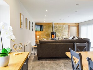 Fireplace - 2 bedroom accommodation in Eyton Wrexham (Wrexham)