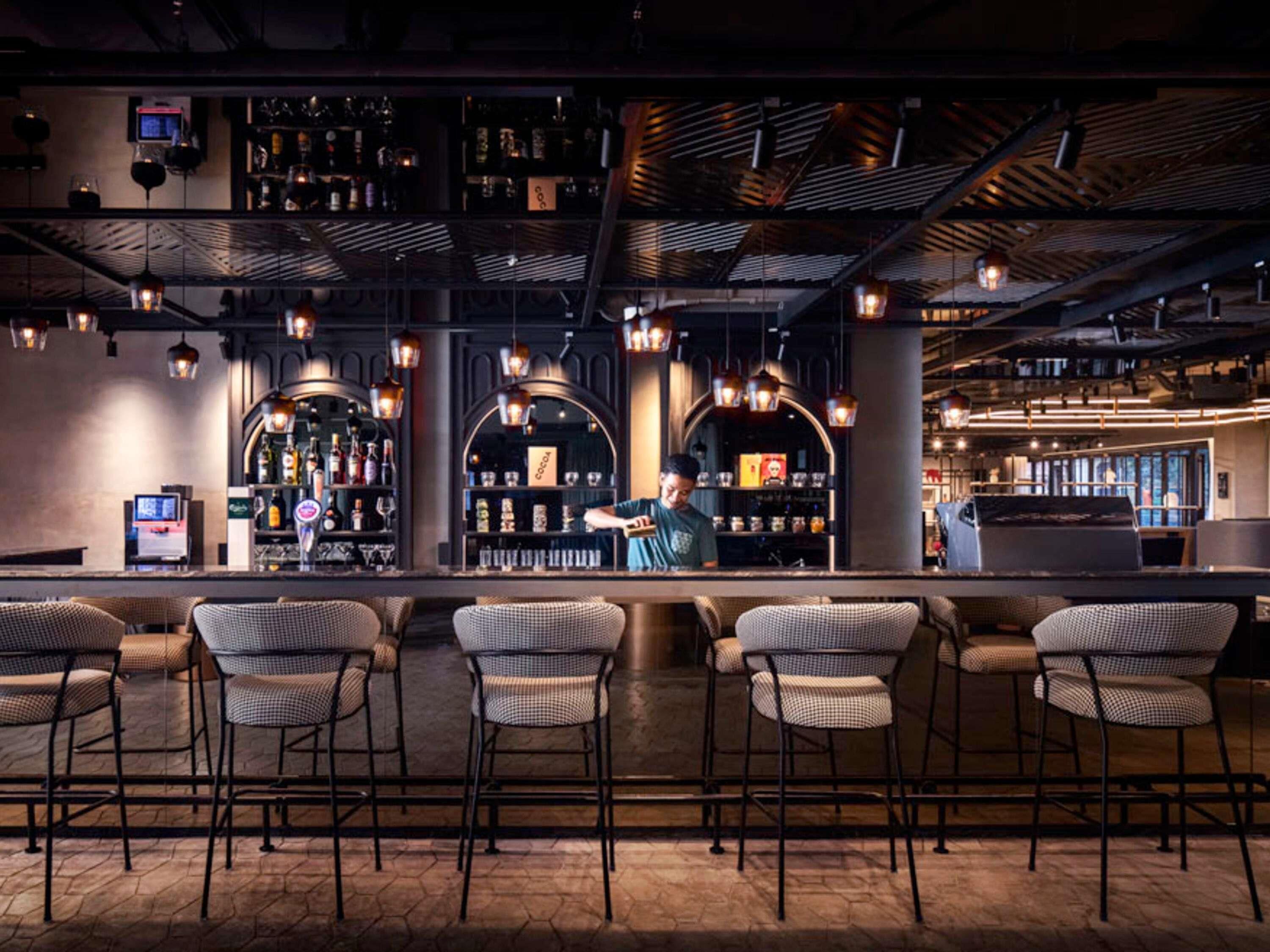 3 bares o lounges, bar junto a la alberca 