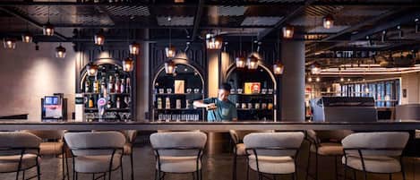 3 bars/lounges, poolside bar