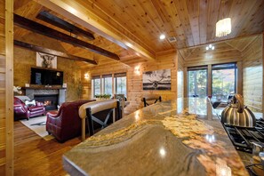 Interior - Midnight Rhapsody-Romantic Cabin with Large Jacuzzi Tub & Outdoor Gas Fireplace (Broken Bow)