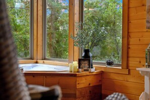 Interior - Midnight Rhapsody-Romantic Cabin with Large Jacuzzi Tub & Outdoor Gas Fireplace (Broken Bow)