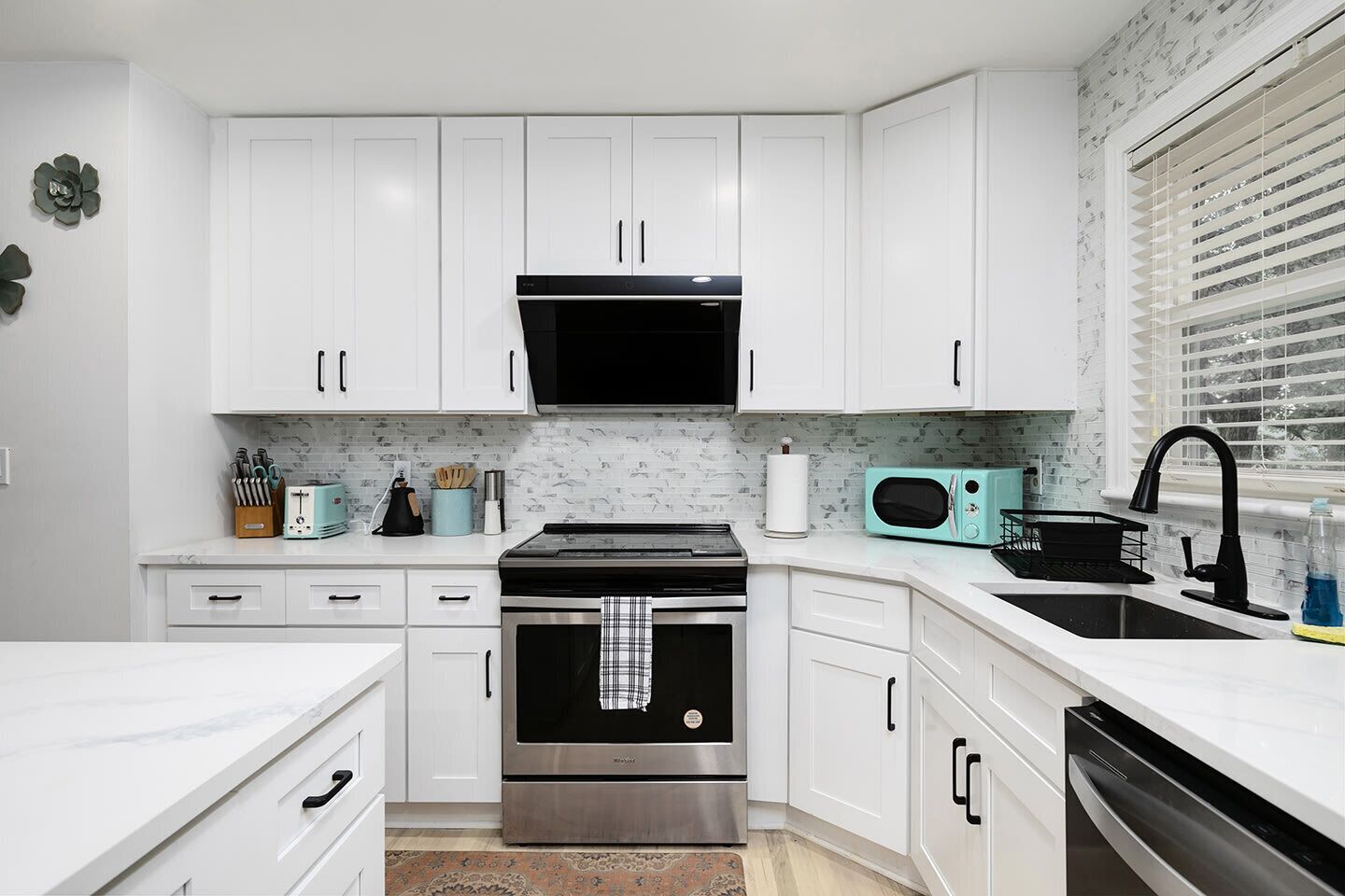 Newly Renovated Cozy 4 Bedroom with King Bed l 10 min from Brave Stadium