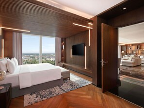 Minibar, in-room safe, desk, laptop workspace - Mercure Pangkalan BUN (Pangkalan Bun)
