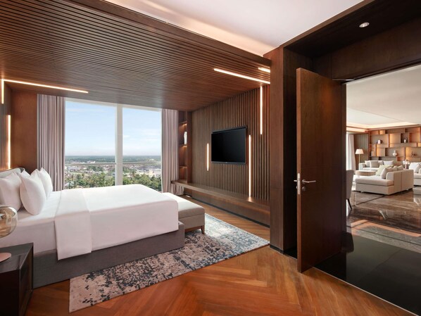 Minibar, in-room safe, desk, laptop workspace - Mercure Pangkalan BUN (Pangkalan Bun)
