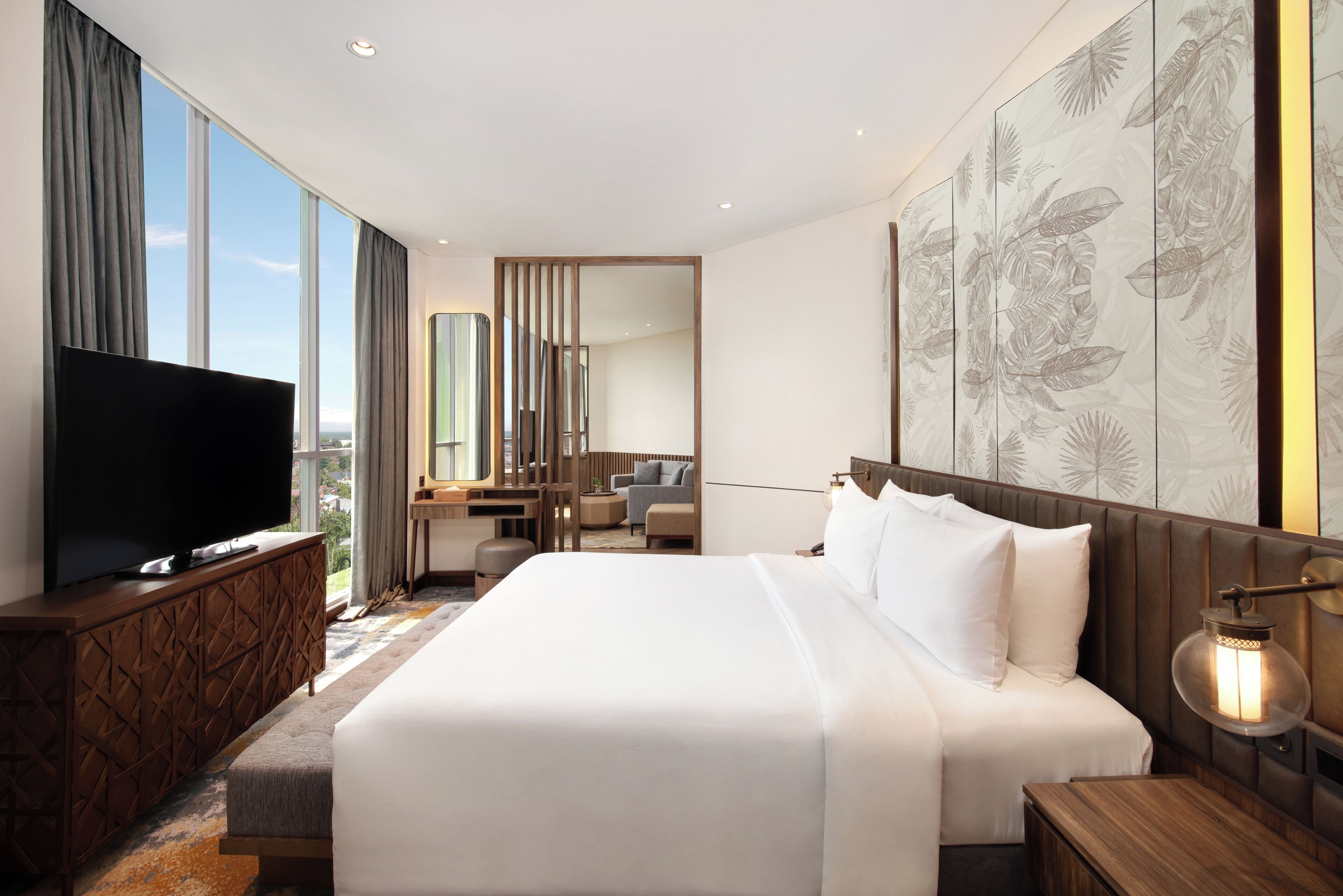 Suite, 1 cama doble | Minibar, caja fuerte, escritorio y espacio para trabajar con un portátil