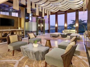 2 bars/lounges, lobby lounge - Mercure Pangkalan BUN (Pangkalan Bun)