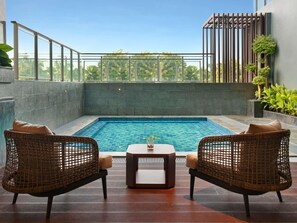 2 bares, salón en el lobby