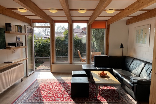 Televisor, reproductor de DVD, llibres i estèreo