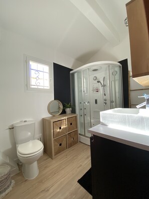 Een bad/douchecombinatie