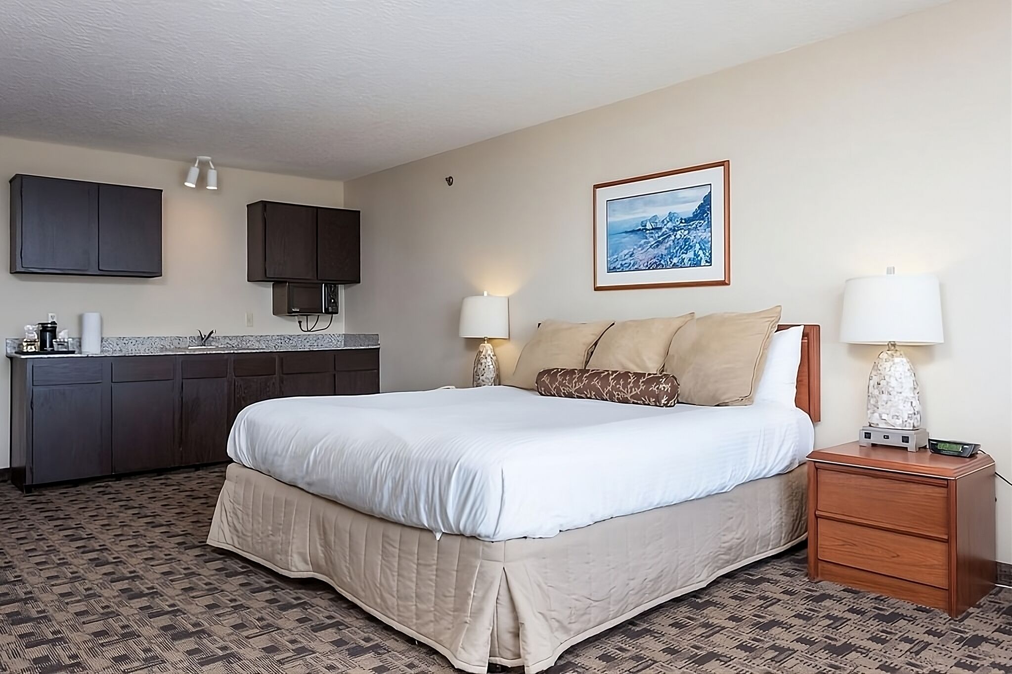 You Found it! Newport Getaway! Free Parking, Pool, Minutes To Nye Beach
