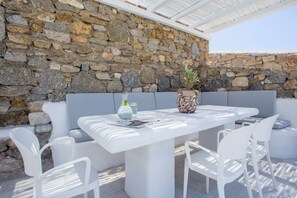 Outdoor dining - Four Bedroom Villa with Private Pool, Senses Luxury Villas & Suites (Mykonos)