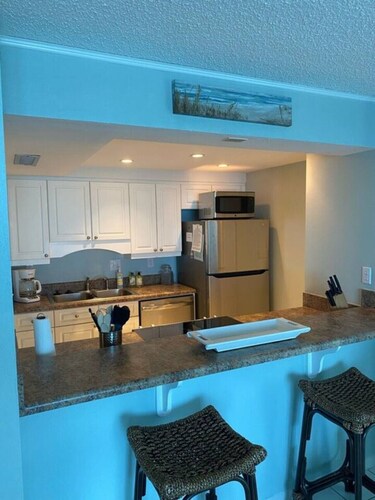 Wake up with a view in a beautiful condo