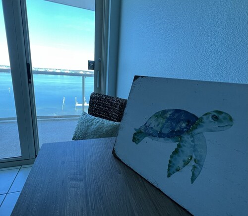 What a View and Everything New ,5 min Walk to Worlds Whitest Beach #6A