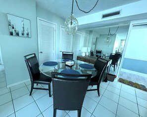 Dining - What a View and Everything New ,5 min Walk to Worlds Whitest Beach #6A (Pensacola Beach)