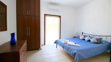 5 slaapkamers, een bureau, een strijkplank/strijkijzer, gratis wifi