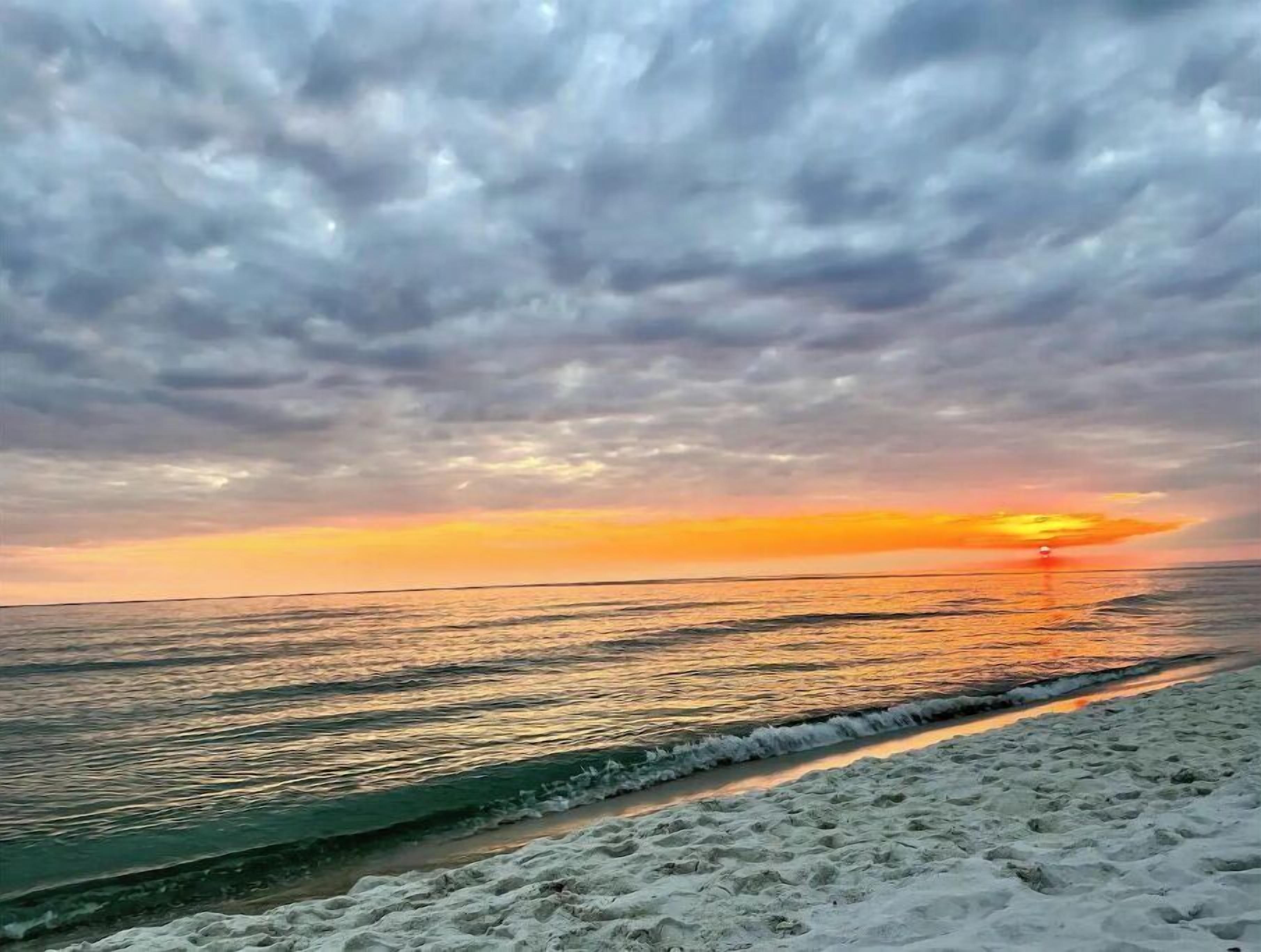 Plage à proximité, chaises longues, serviettes de plage