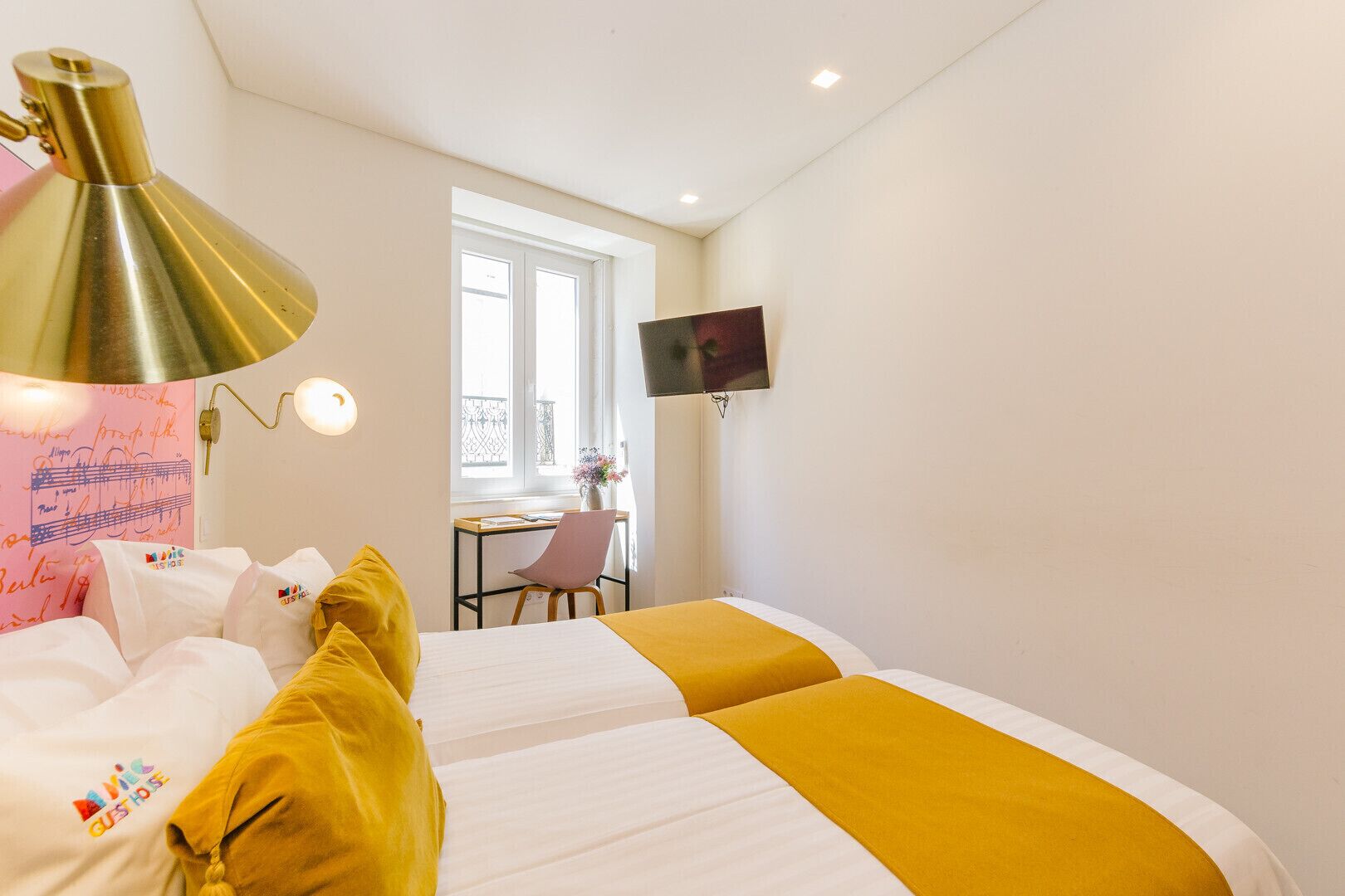 1 slaapkamer, een strijkplank/strijkijzer, gratis wifi, beddengoed
