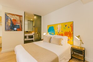 1 habitación, tabla de planchar con plancha, wifi gratis y ropa de cama