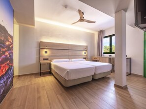 Minibar, coffre-fort, bureau, accès au Wi-Fi (inclus)