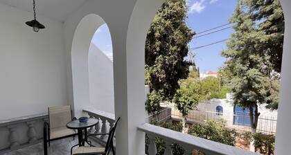 The Elegant Summer House