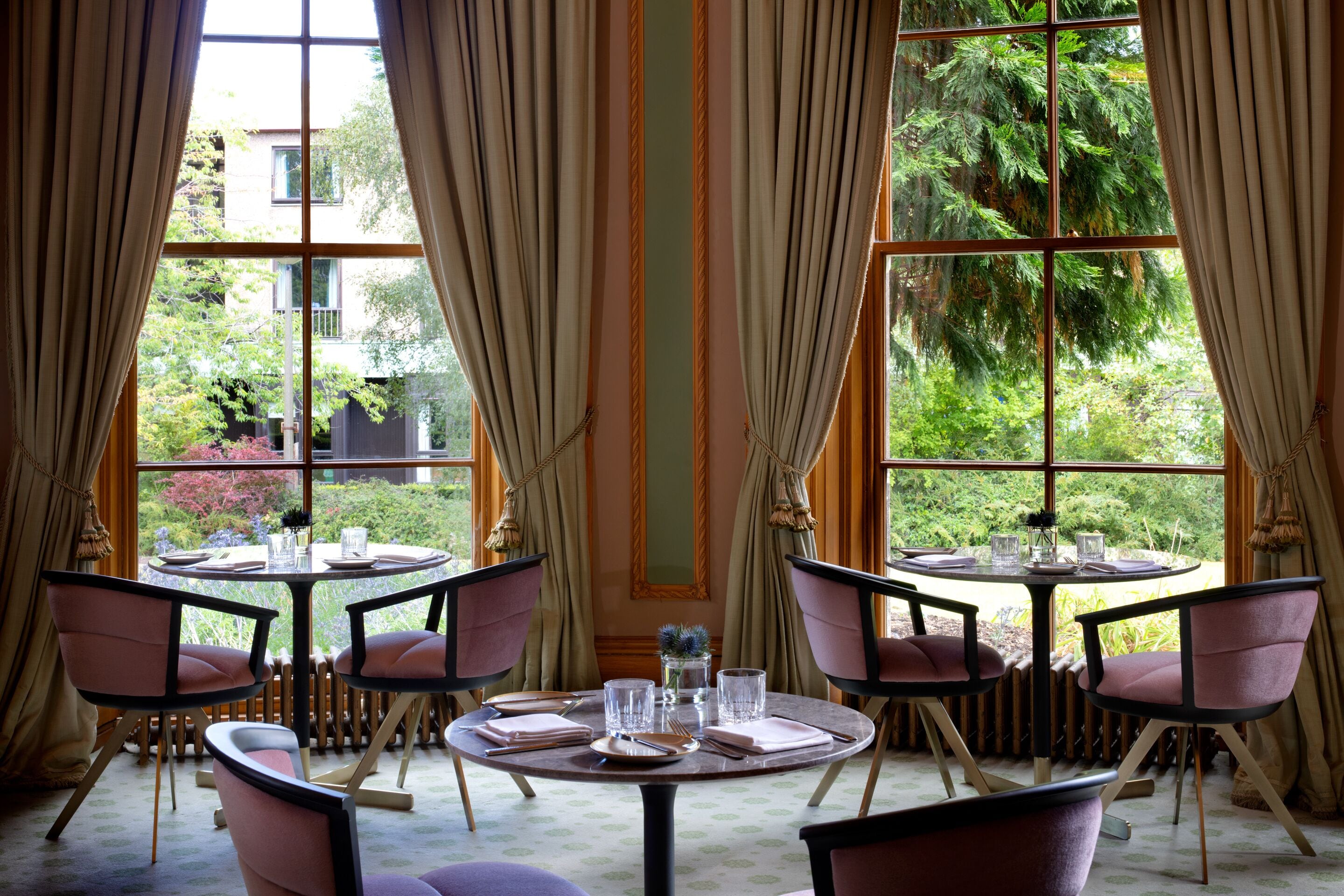 daily full breakfast (gbp 18.00 per person)