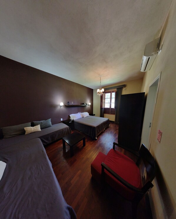 Suite | 7 bedrooms, minibar, free WiFi, bed sheets