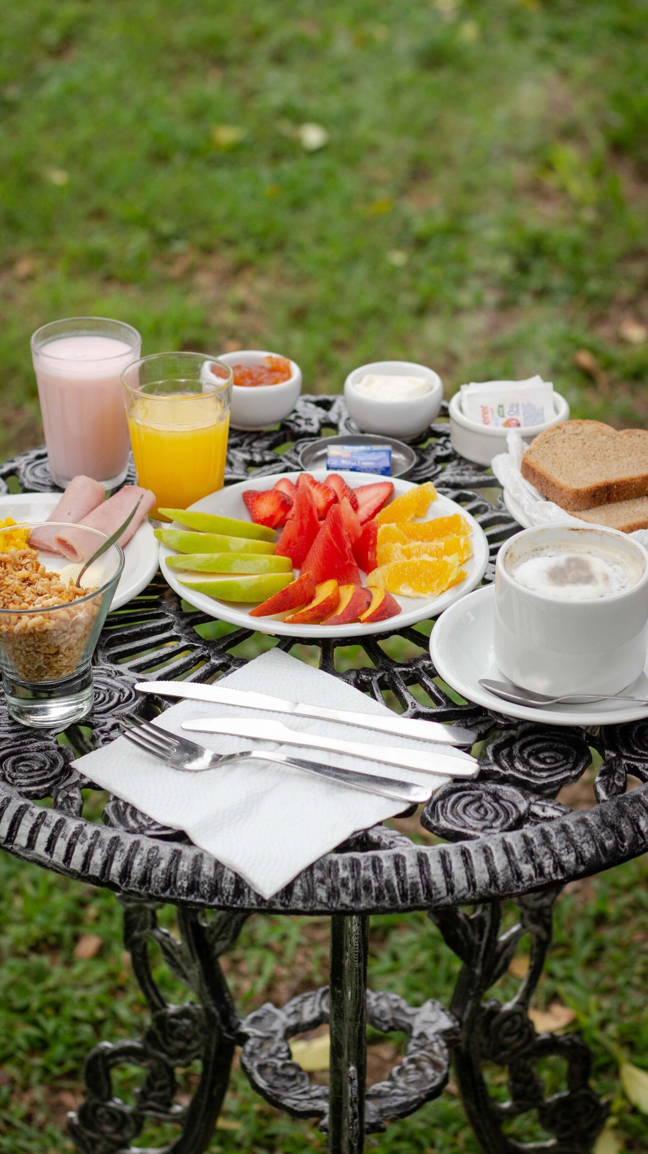 Free daily continental breakfast