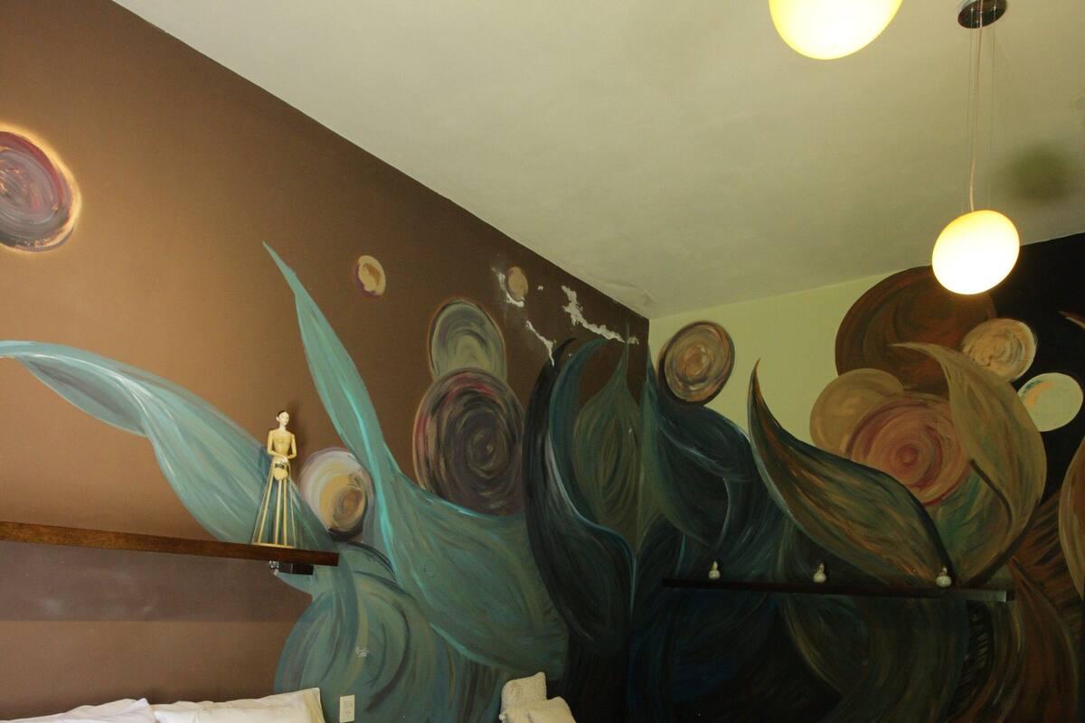 7 عدّة غرف نوم وميني بار وواي فاي مجانًا وملاءات أسرّة