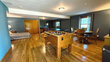 Spielezimmer