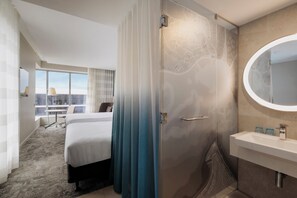 Standard Room, 2 Queen Beds (High Floor) - Holiday Inn & Suites Sunshine Coast by IHG (Maroochydore)